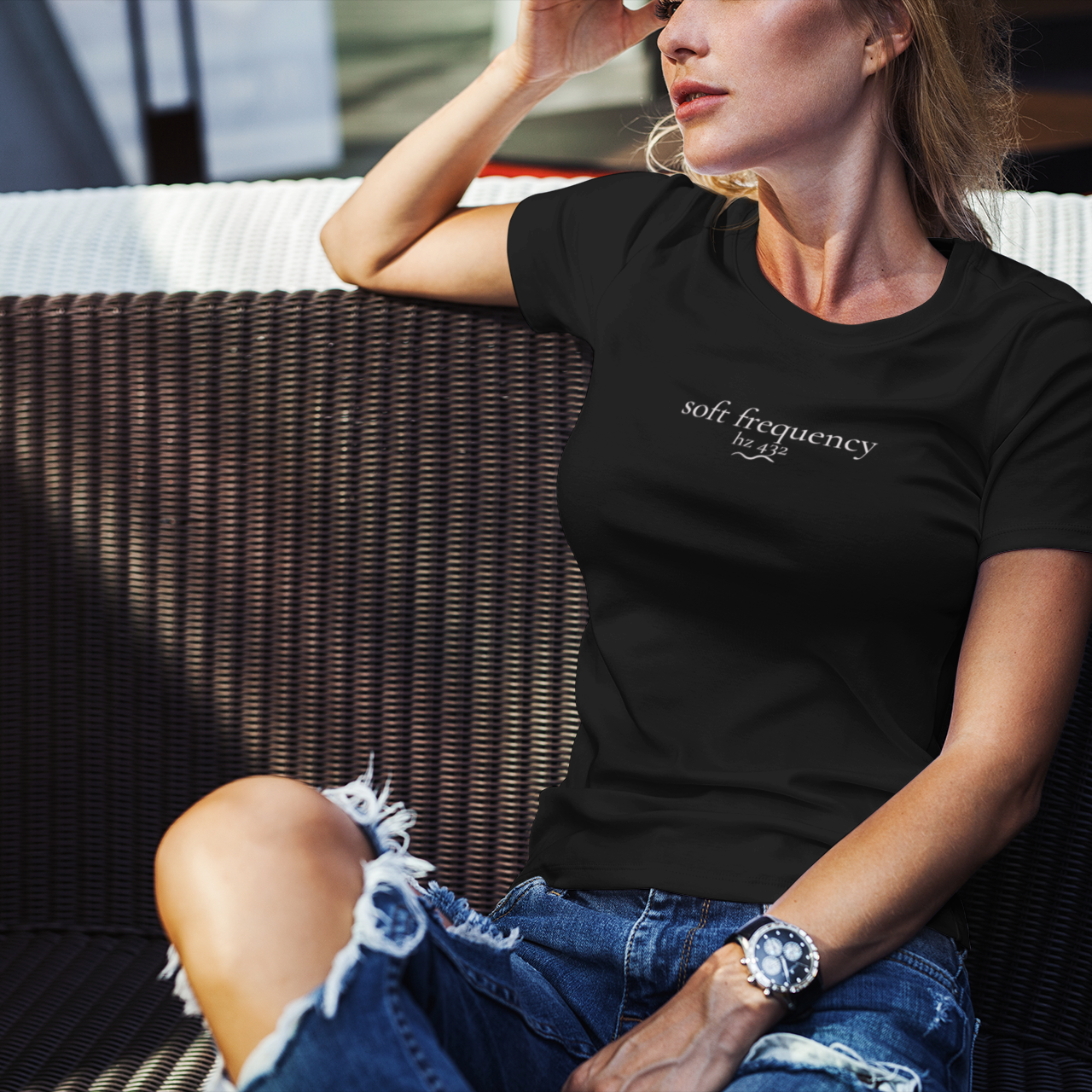 Soft Frequency 432 Hz Cropped Tee – Eclipse | Soft Frequencies™